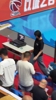 不要再说你们的伍总不专注看比赛了，都是用手机看球员数据的🏀