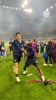 百感交集！实拍：巴斯托尼被小图拉姆单独推向前面接受北看台致意