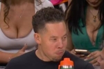 保护好嗓子！文班罚球时 直播镜头给到场边喝水解压的米奇教练